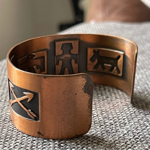BELL TRADING POST | Vintage | Solid Copper Cuff Bracelet Circa 1960's - Picture 9 of 16